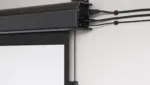 Kabelfuehrung und Anschluss beim Leinwand-Setup