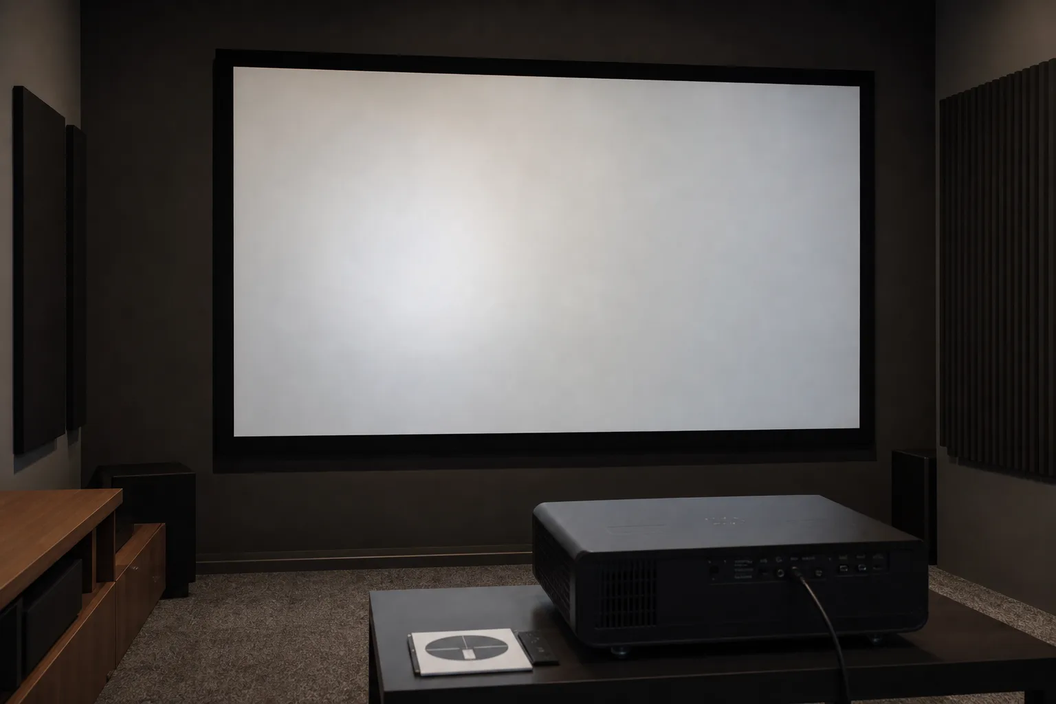 Leinwand und Projektor kalibrieren: Bildqualitaet fuer Heimkino verbessern